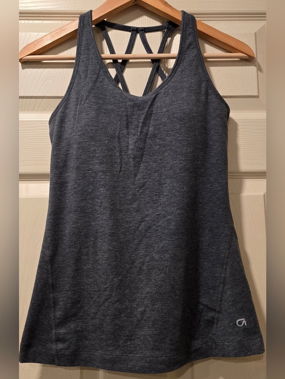 Gap Fit Athletic Charcoal Gray Strappy Back Tank Top With Built-in-bra Size XS.